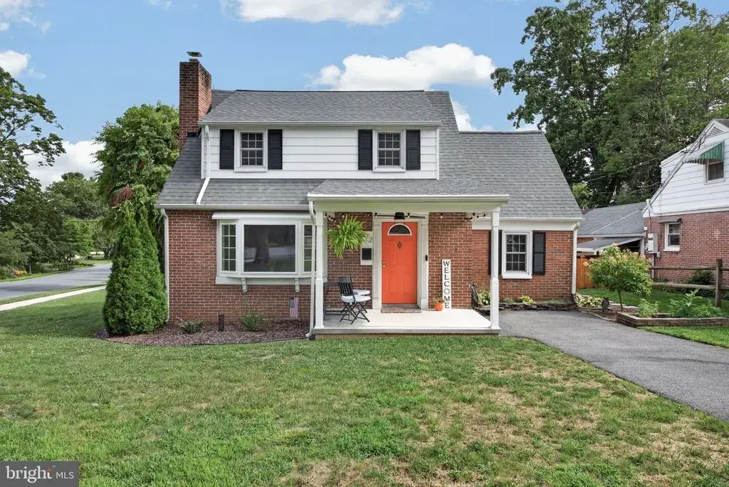 972 Skyline Dr, LANCASTER