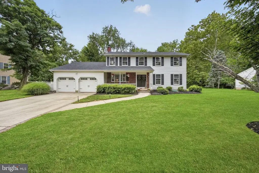 11 Riverview Dr, EWING