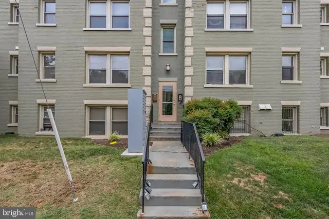 4402 1st Pl Ne #32, Washington