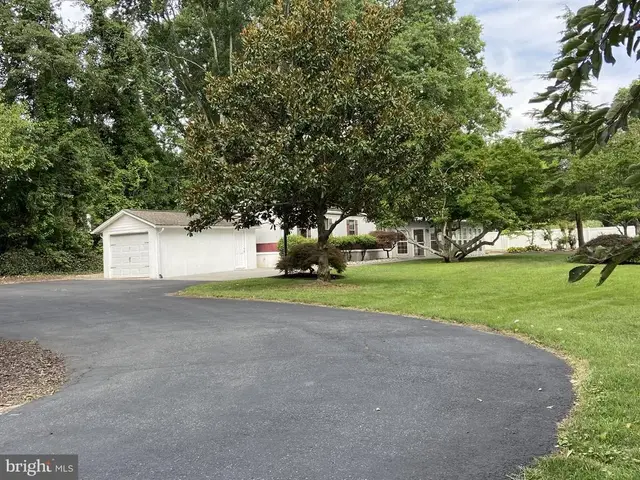 15 Bartley Dr, Newark