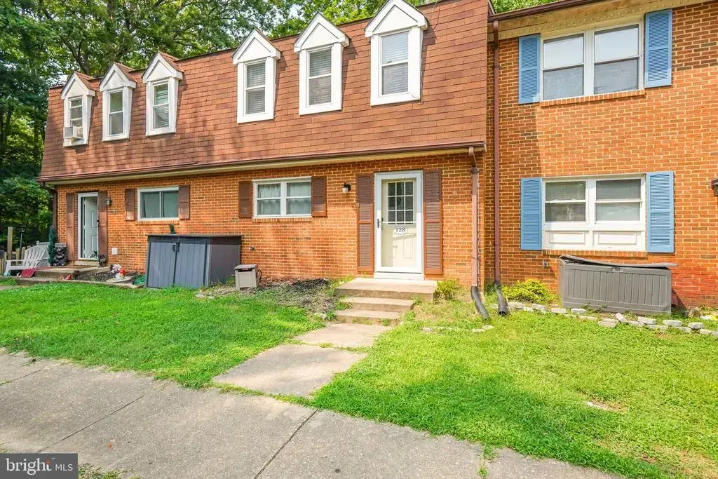 128 Kings Mill Dr, FREDERICKSBURG