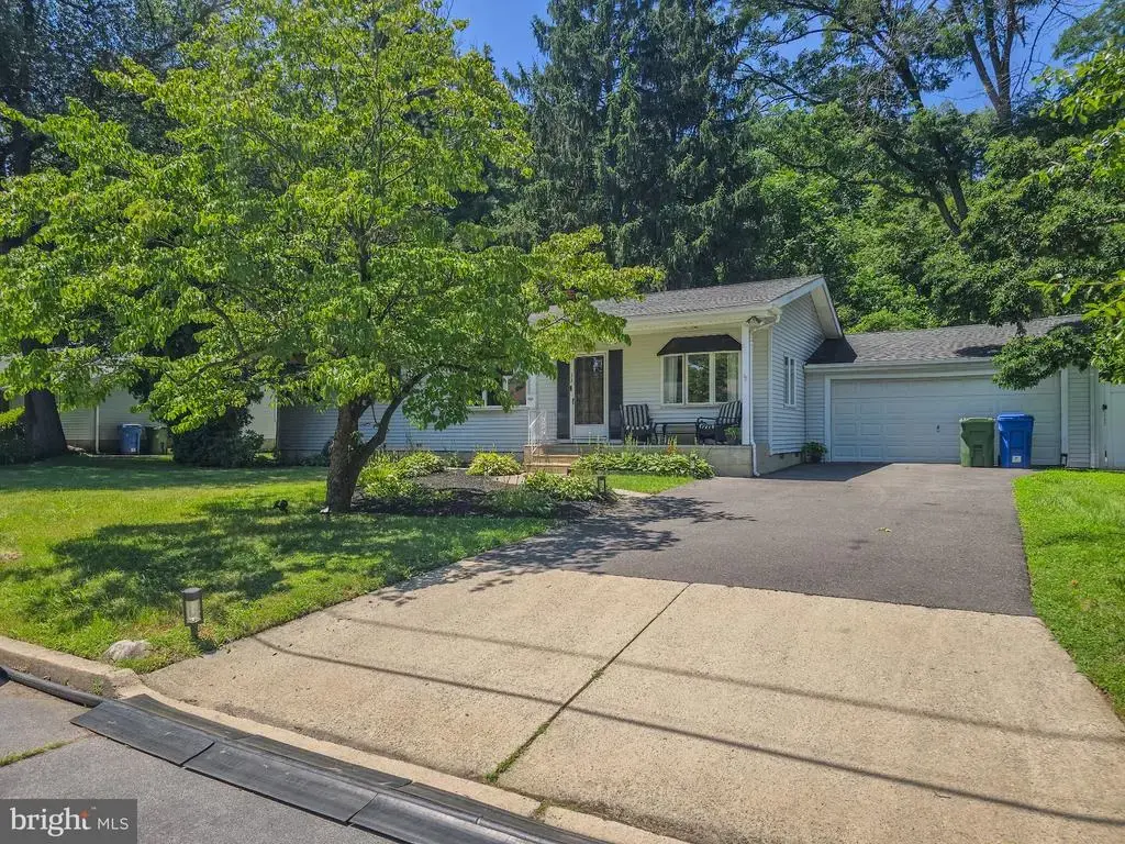 33 Delwood Rd, CHERRY HILL