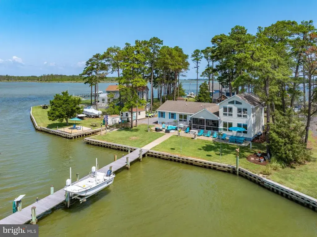 803 Seabreeze Rd, CAMBRIDGE