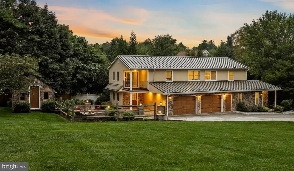 103 Erika Ln, WAYNE