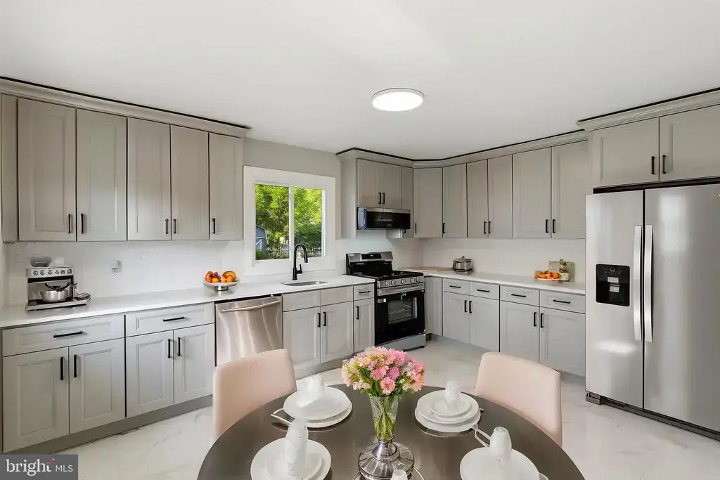 26 W 2nd St, FLORENCE