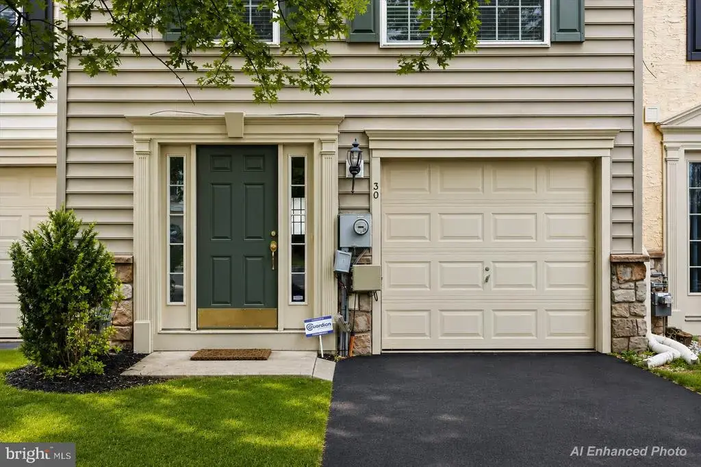 30 N Savanna Dr, POTTSTOWN