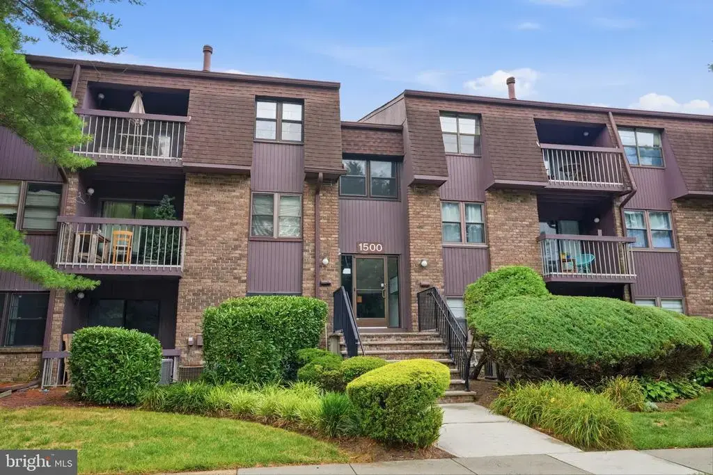 1523 Country Mill Dr, CRANBURY
