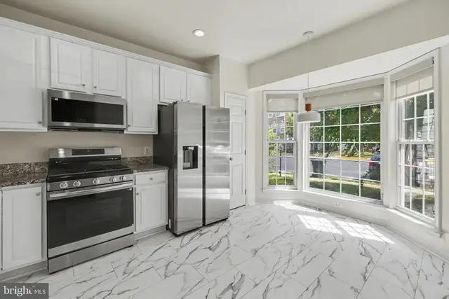 5438 Summer Leaf Ln, Alexandria