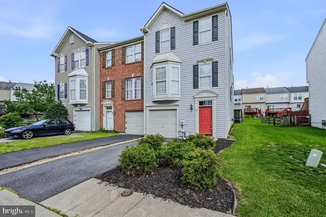 76 Alexis Dr, Newark
