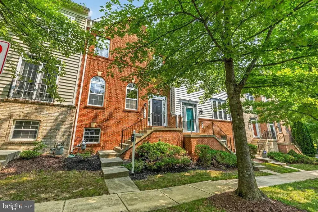 8010 Homefield Dr, LANDOVER