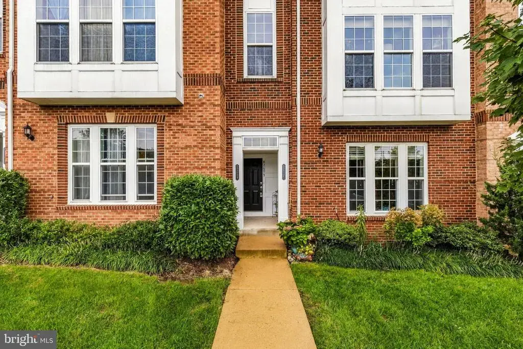 42699 Wardlaw Ter, ASHBURN