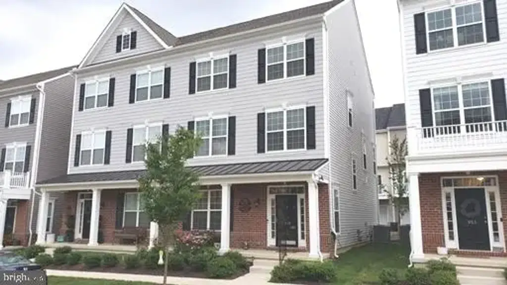 949 Manor Avenue N, CLAYMONT