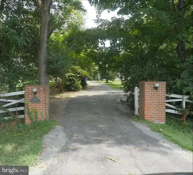 8971 Fort Hunt Rd, Alexandria