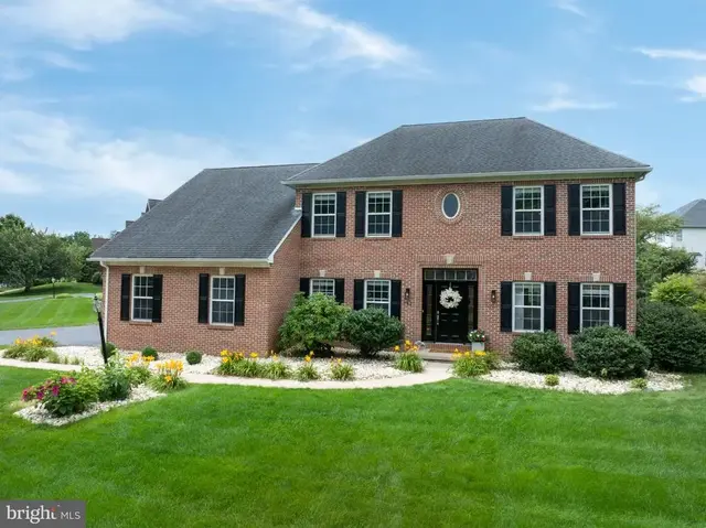 792 Sowards Pl, State College