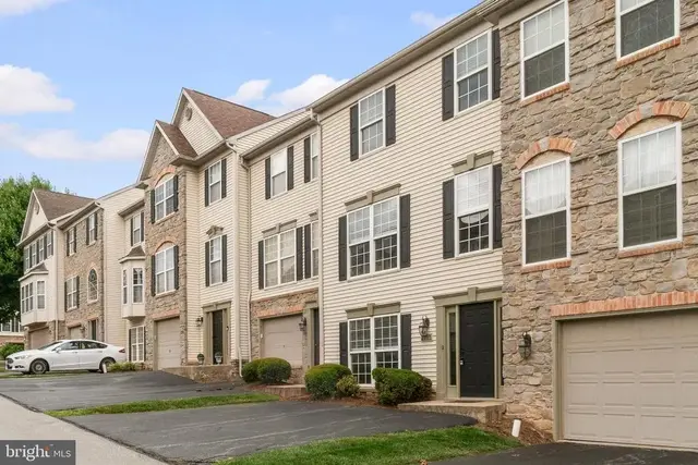 2711 Hunt Club Dr #62, York