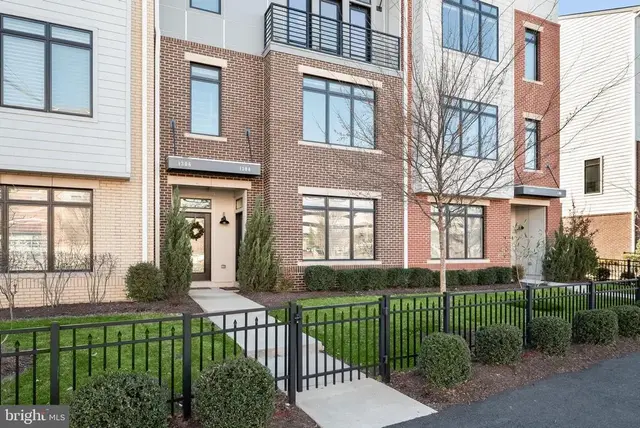 1304 Ribbon Limestone Ter Se, Leesburg