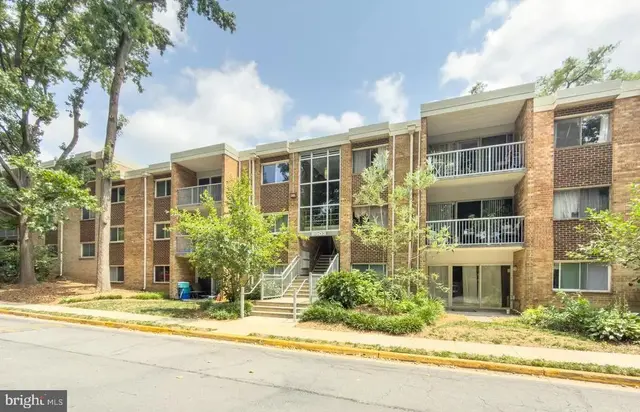 2903 Charing Cross Rd #7, Falls Church