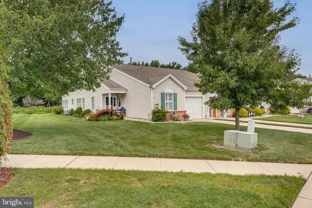 30 Raleigh Dr, MOUNT LAUREL