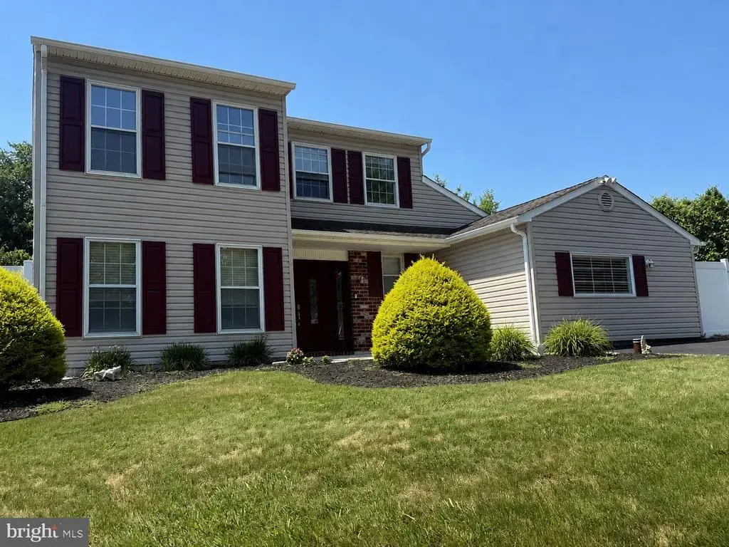 890 Jordan Dr, BENSALEM
