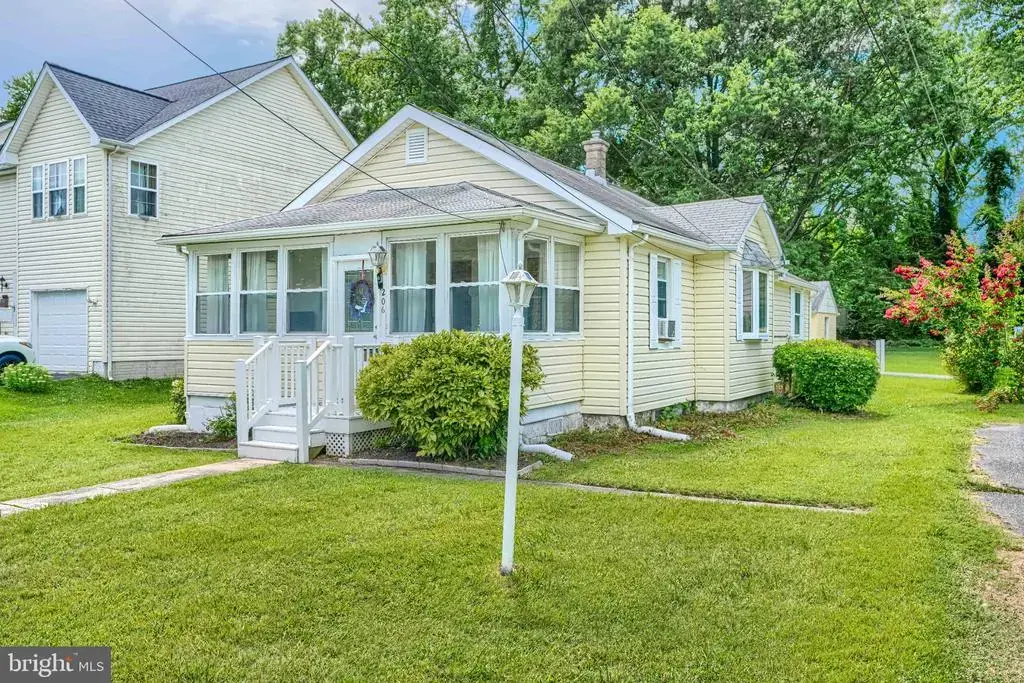 206 Oak St, EDGEWOOD
