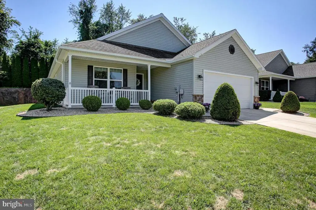 13 Colonial Ct, SHIPPENSBURG