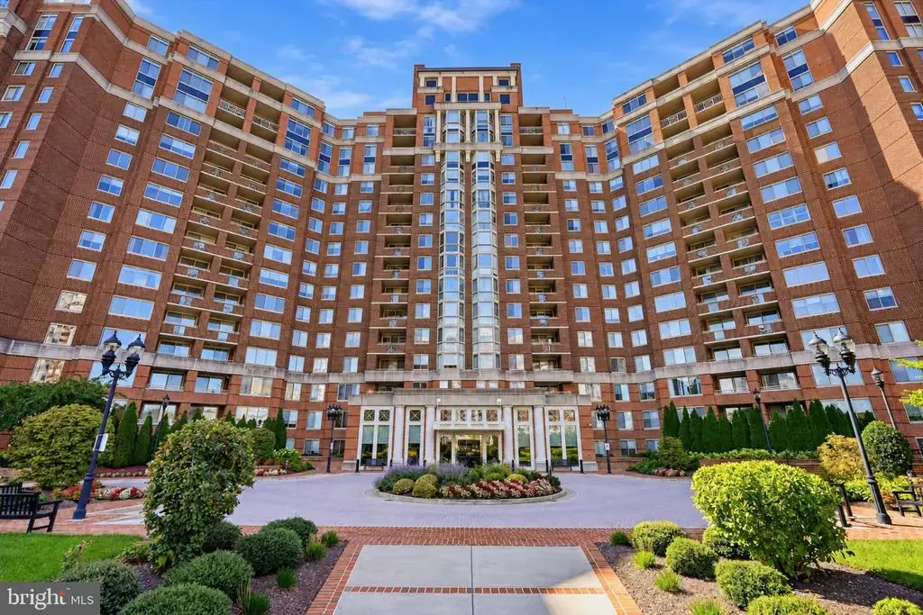 5809 Nicholson Ln #103, ROCKVILLE