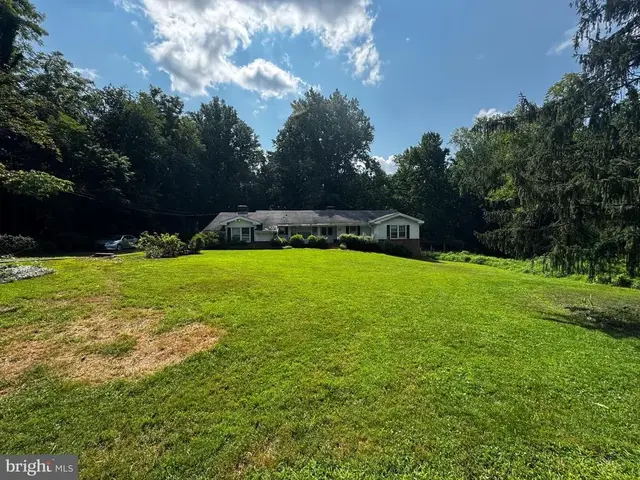2117 Post Rd, Vienna