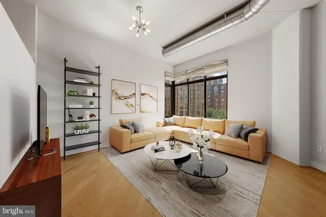 520 John Carlyle St #417, Alexandria