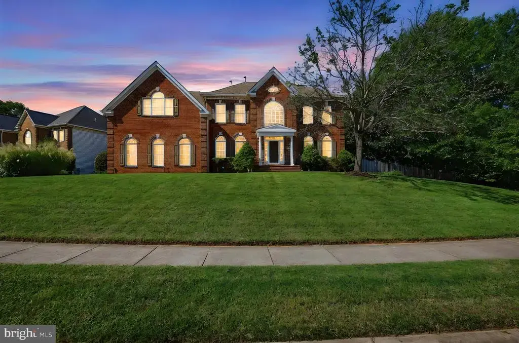 2402 Stryker Ave, VIENNA