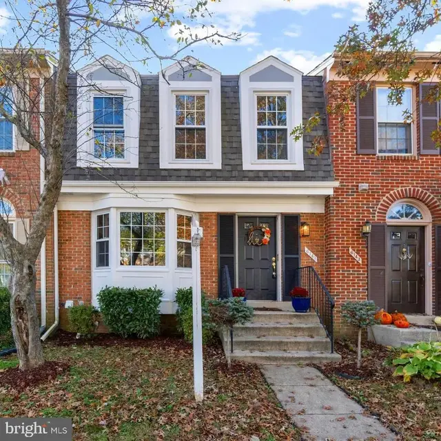 6141 Summer Park Ln, Alexandria
