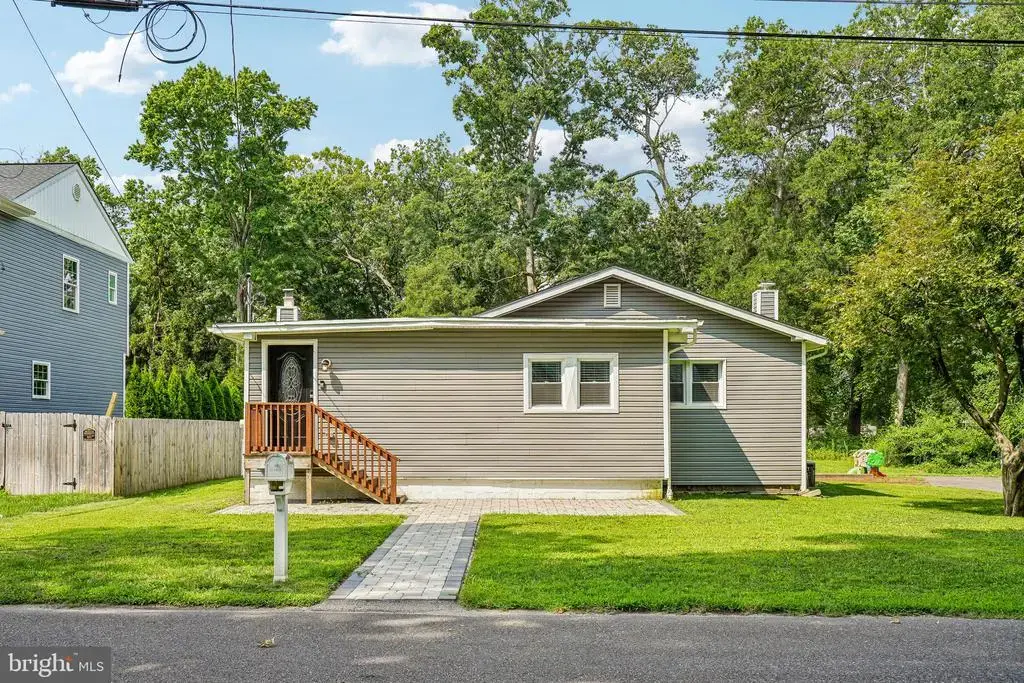 10 Maple Ln, HAINESPORT