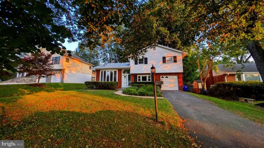 5908 Greentree Rd, BETHESDA