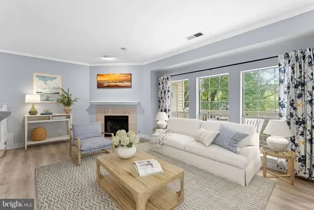 662 Gateway Dr Se #211, Leesburg