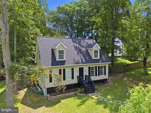 154 Woodmount Dr, Colonial Beach
