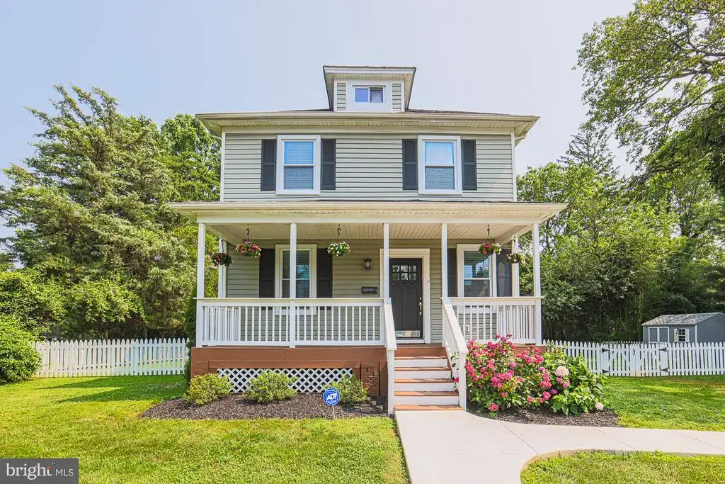 215 Clarendon Ave, PIKESVILLE