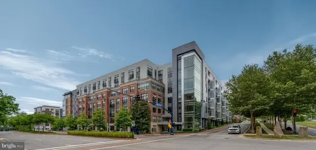 145 Riverhaven Dr #131, Oxon Hill