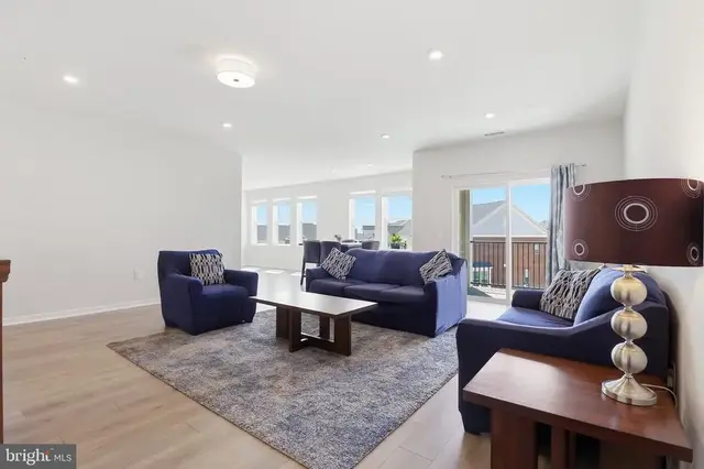 700 Mount Airy Ter Ne #301, Leesburg