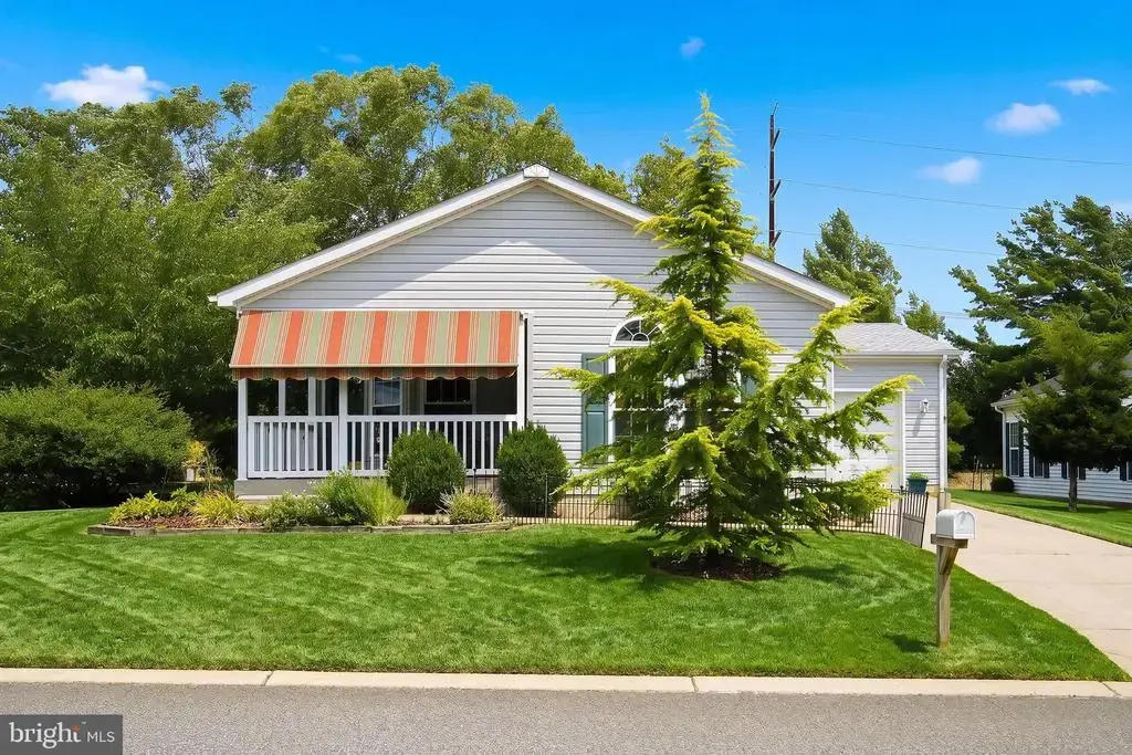 60 Fort Lee Drive, MANAHAWKIN
