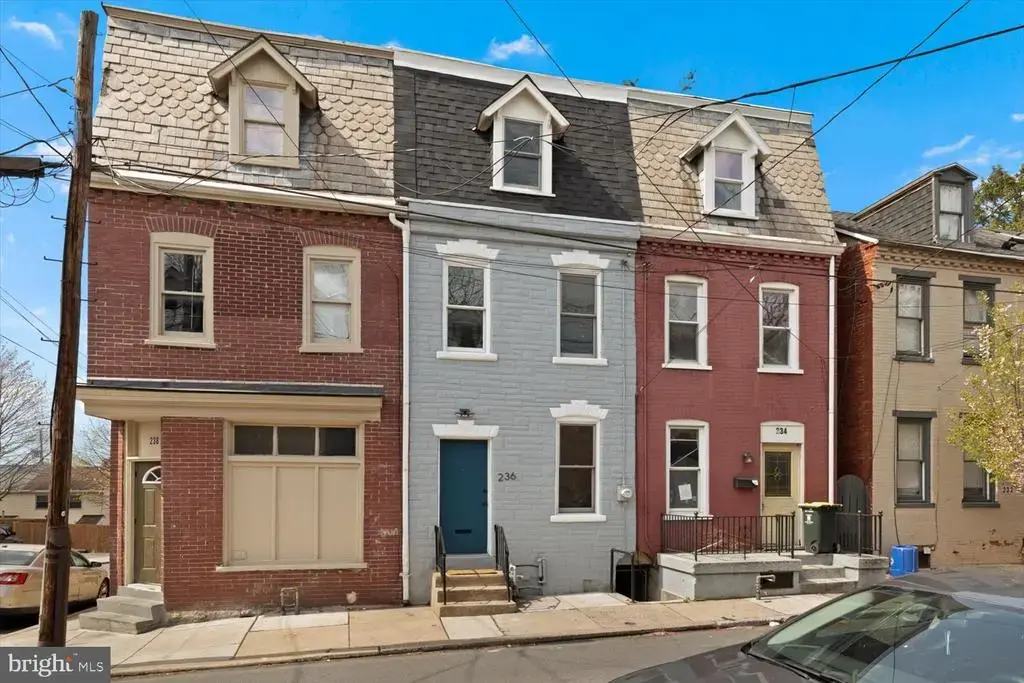 236 Howard Ave, LANCASTER