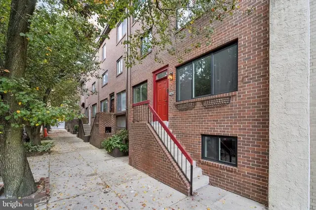 2040 Arch St, Philadelphia