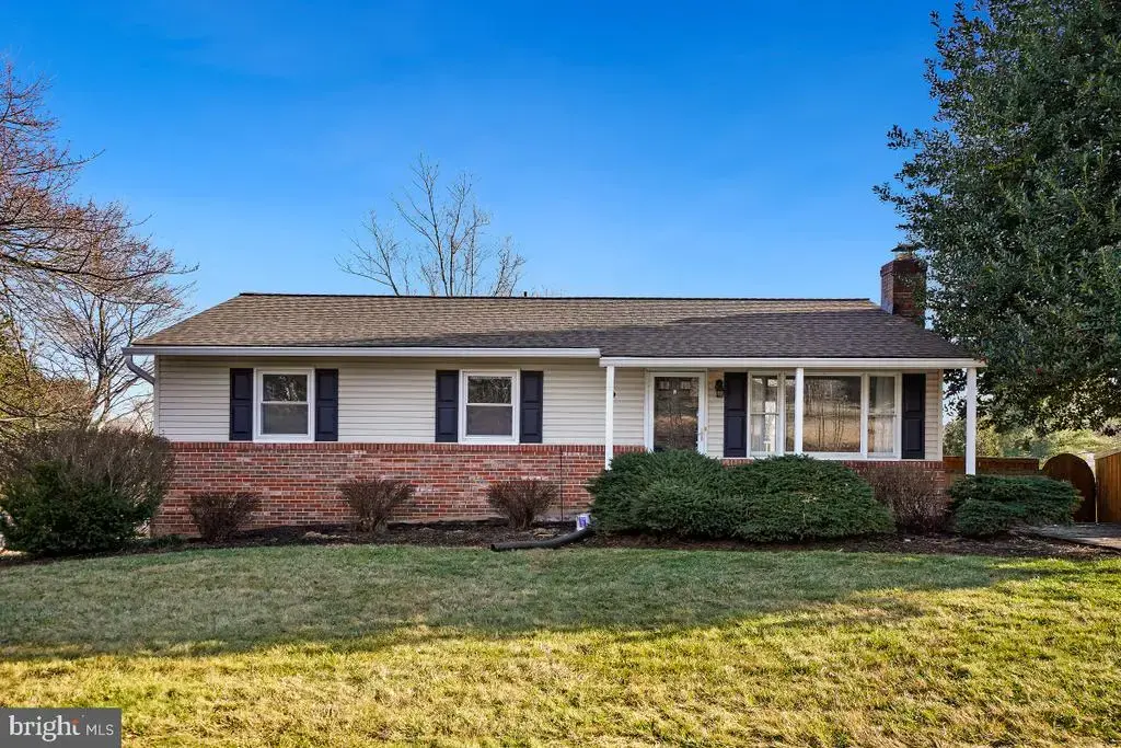 12316 Fountain Dr, CLARKSBURG