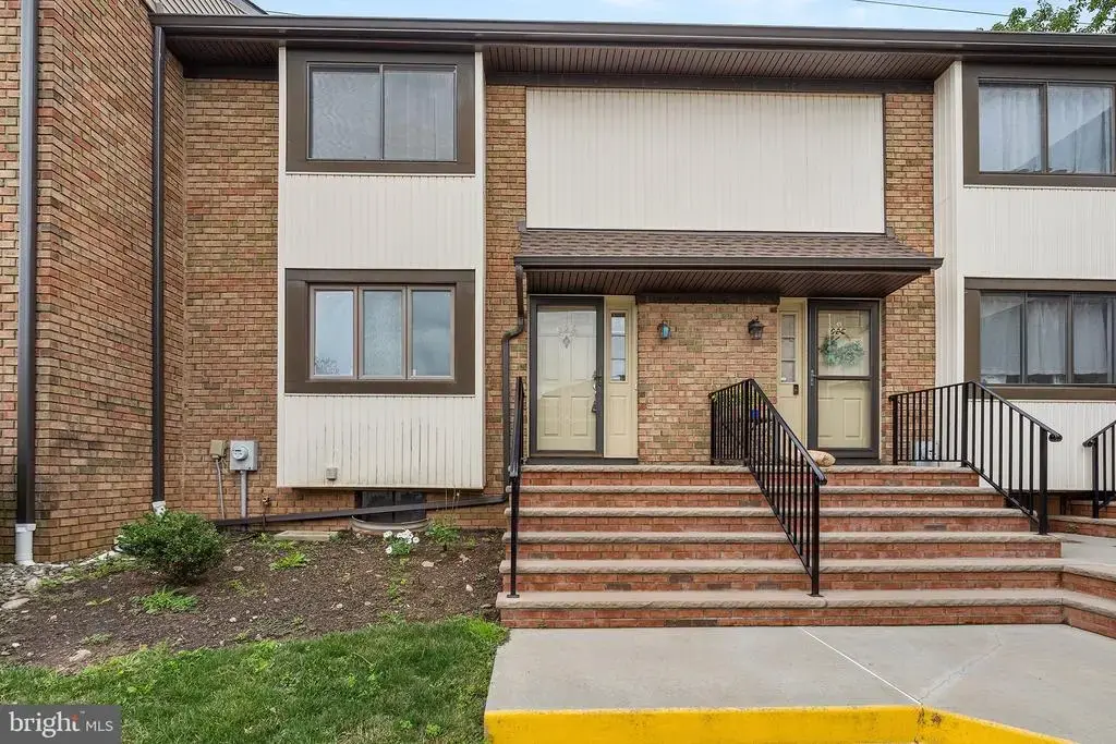 624 Robin Rd, HILLSBOROUGH