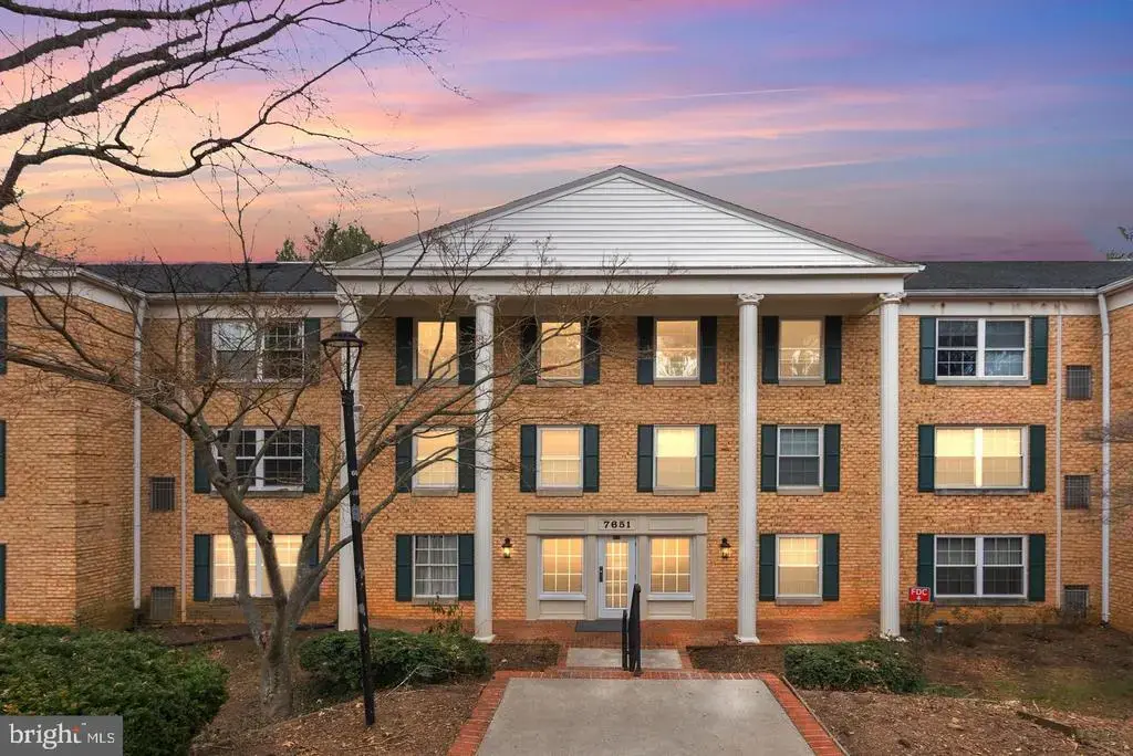 7651 Tremayne Pl #211, MCLEAN
