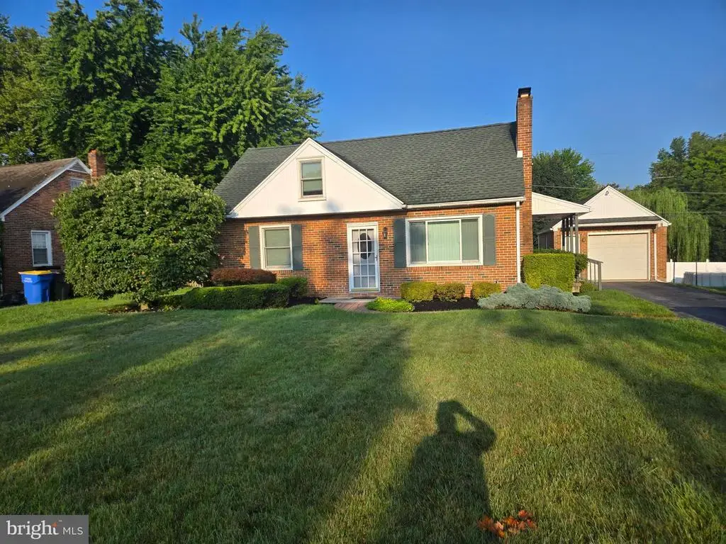220 Edgewood Rd, YORK