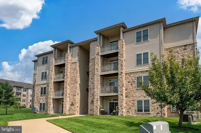1000 Fountainview Cir #407, Newark