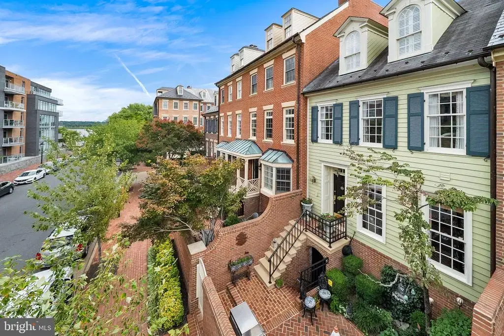 58 Wolfe St #14b, ALEXANDRIA