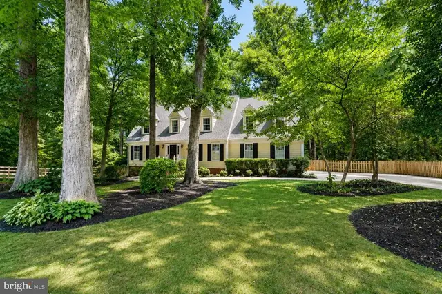 5 Hammond Ln, Fredericksburg