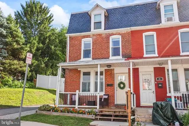 37 N Lee St, Hellam