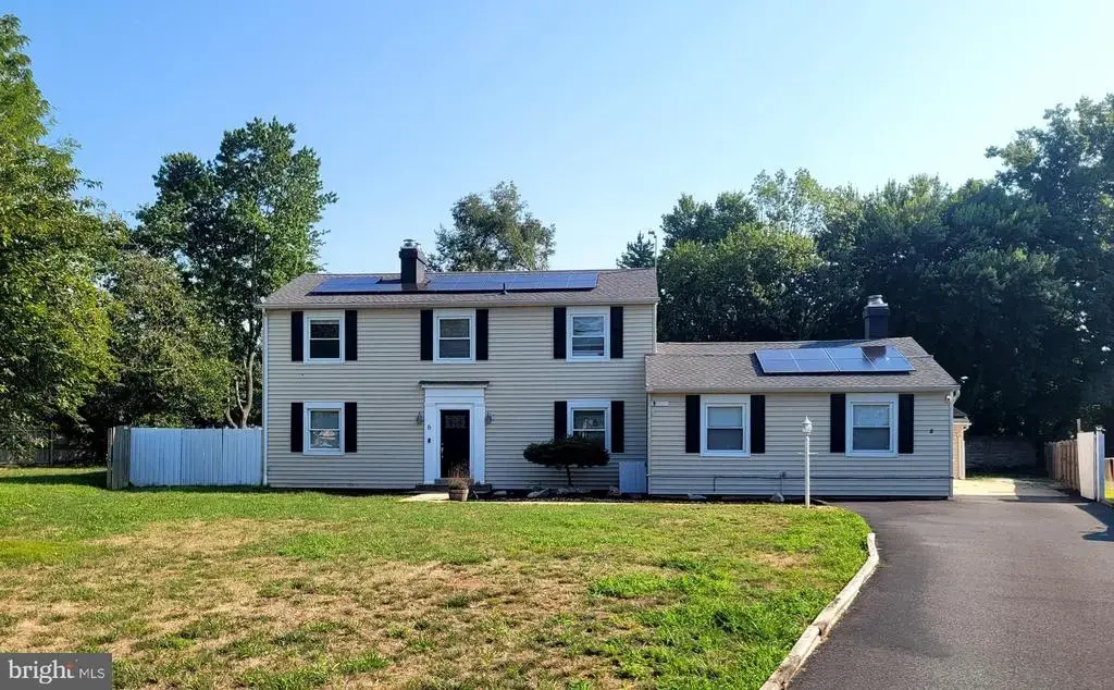6 Tudor Ct, DOVER