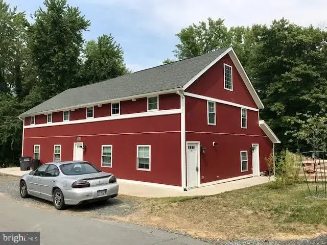 19 Bridge St #200, Round Hill